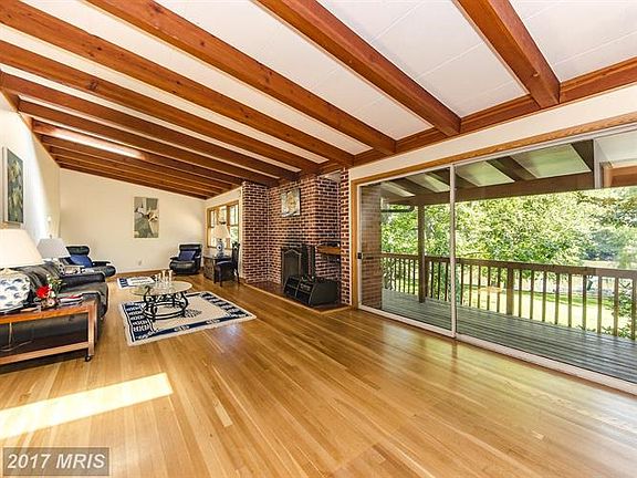 4th image of 6301 Waterway Dr