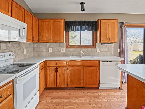 5th image of 15532 Margo St