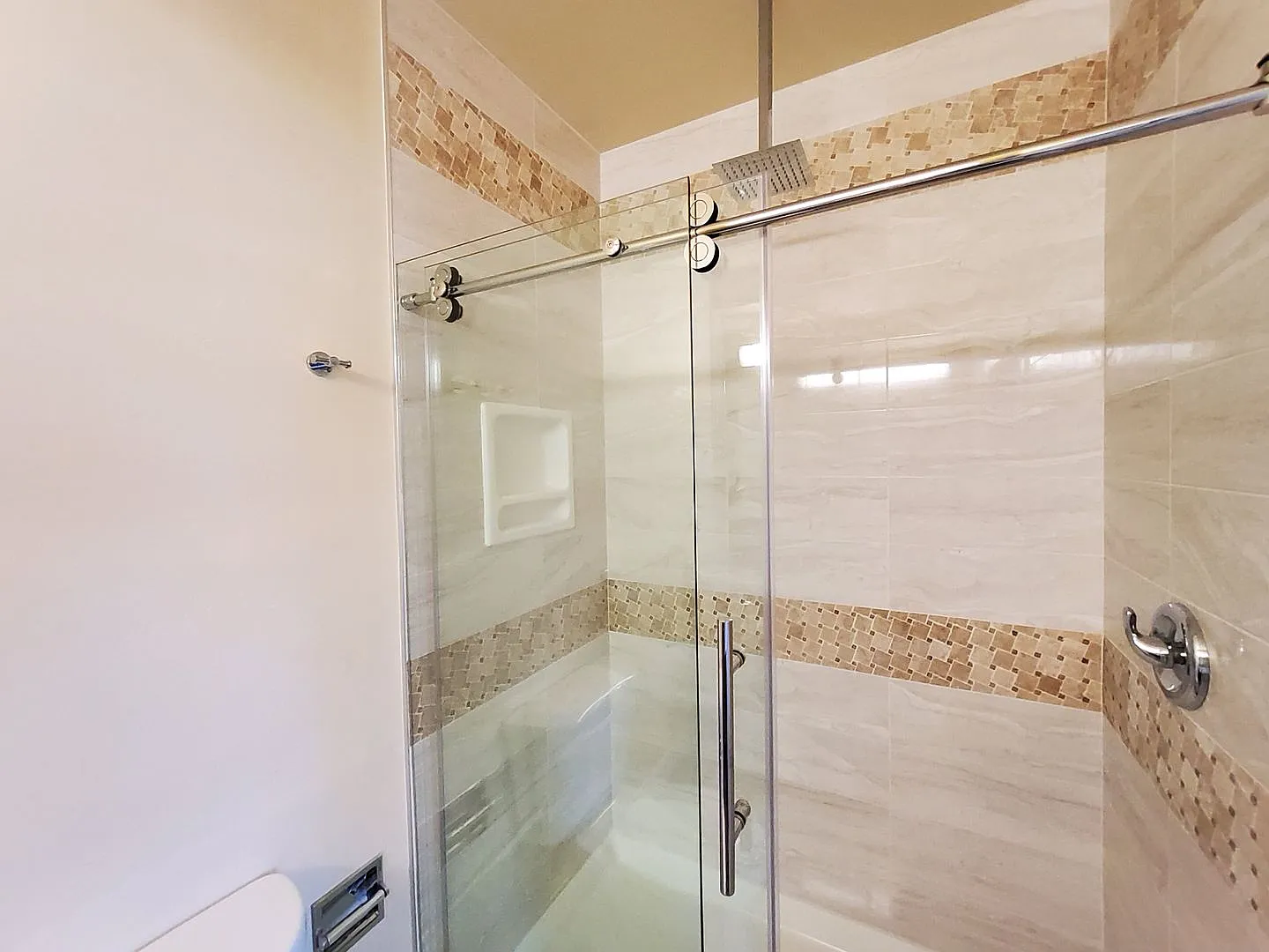 A7 Furnished Unit at Bison Cove - 2 Bed / 2 Bath — Photo 2