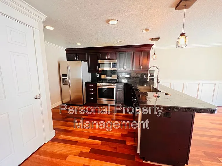 12607 NE 27th Way — Photo 6