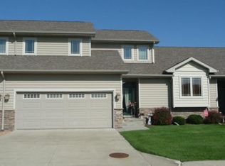 5433 Prairie Pkwy, Johnston, IA 50131