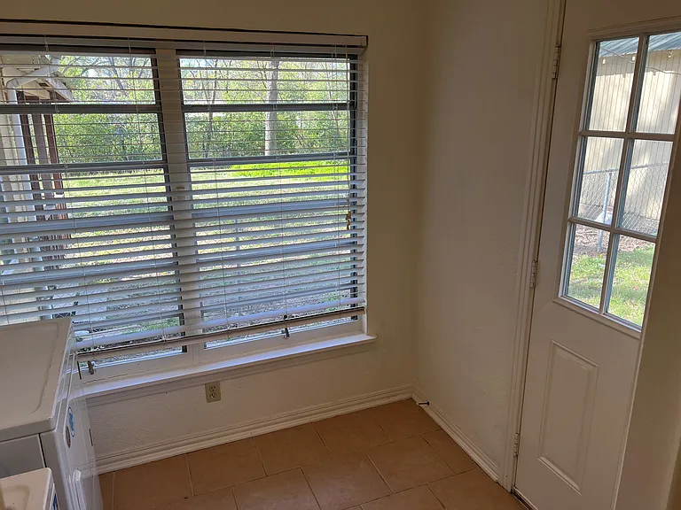 427 Stanford St — Photo 11