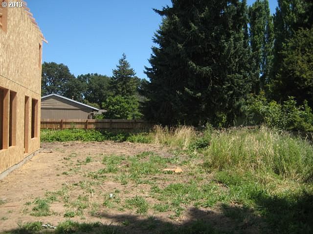 2nd image of 19658 SW Sharoaks Dr