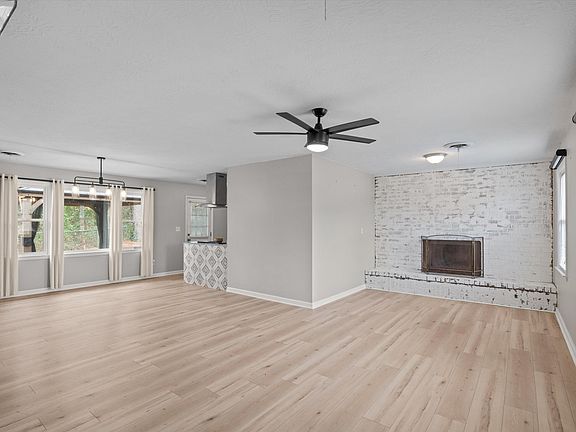 4th image of 432 Old Evans Road