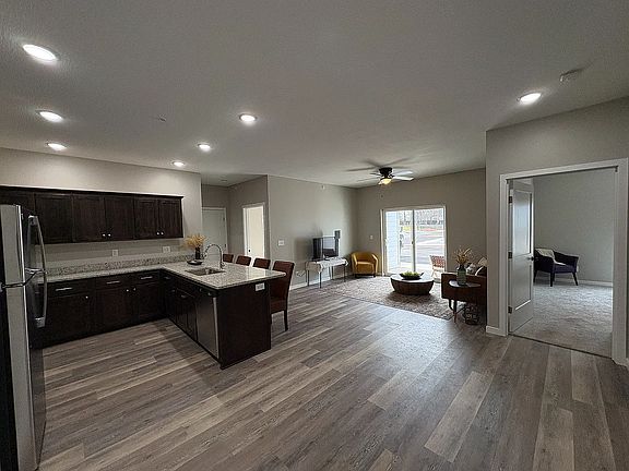 2 bedroom, 2 bathroom