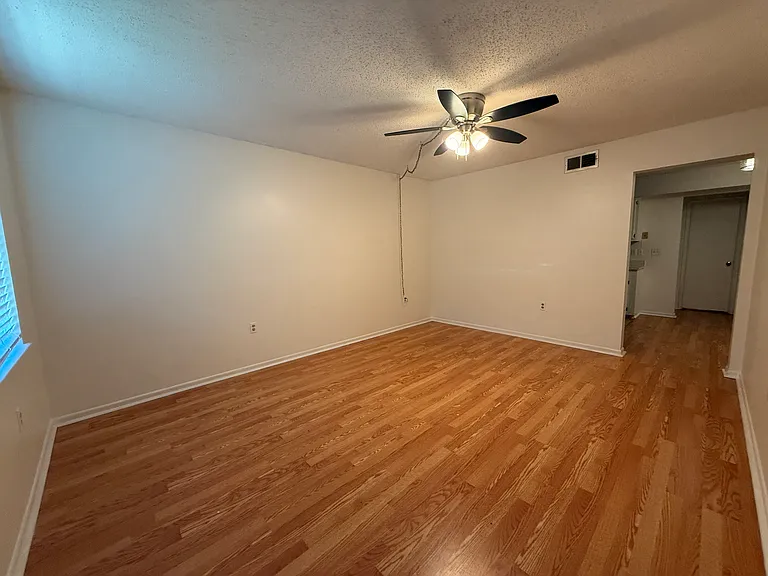537A Schneider Dr — Photo 9