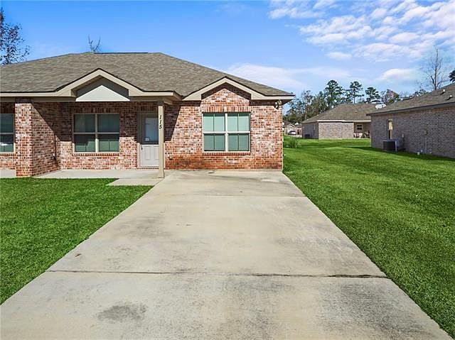 1st image of 115 Village Oaks Blvd