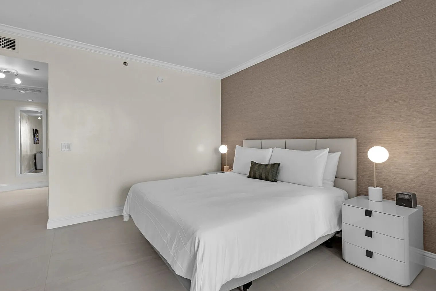Studio, 1.0 bath, 538 sqft, $10,353 — Photo 3