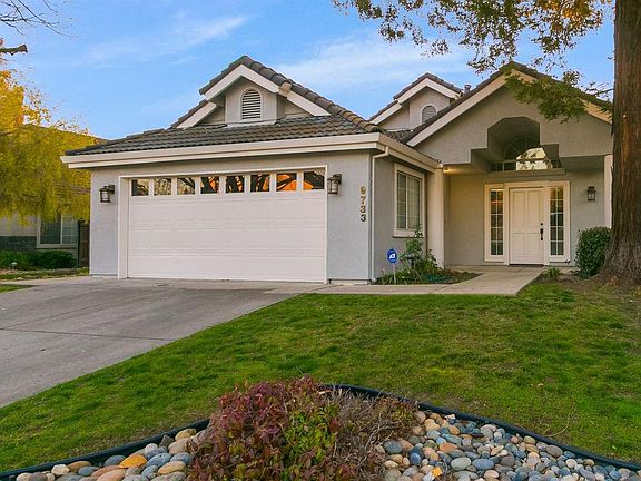 3rd image of 9733 Twin Creeks Ave