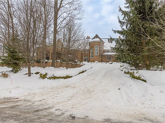 3rd image of 545 Bristol Dr