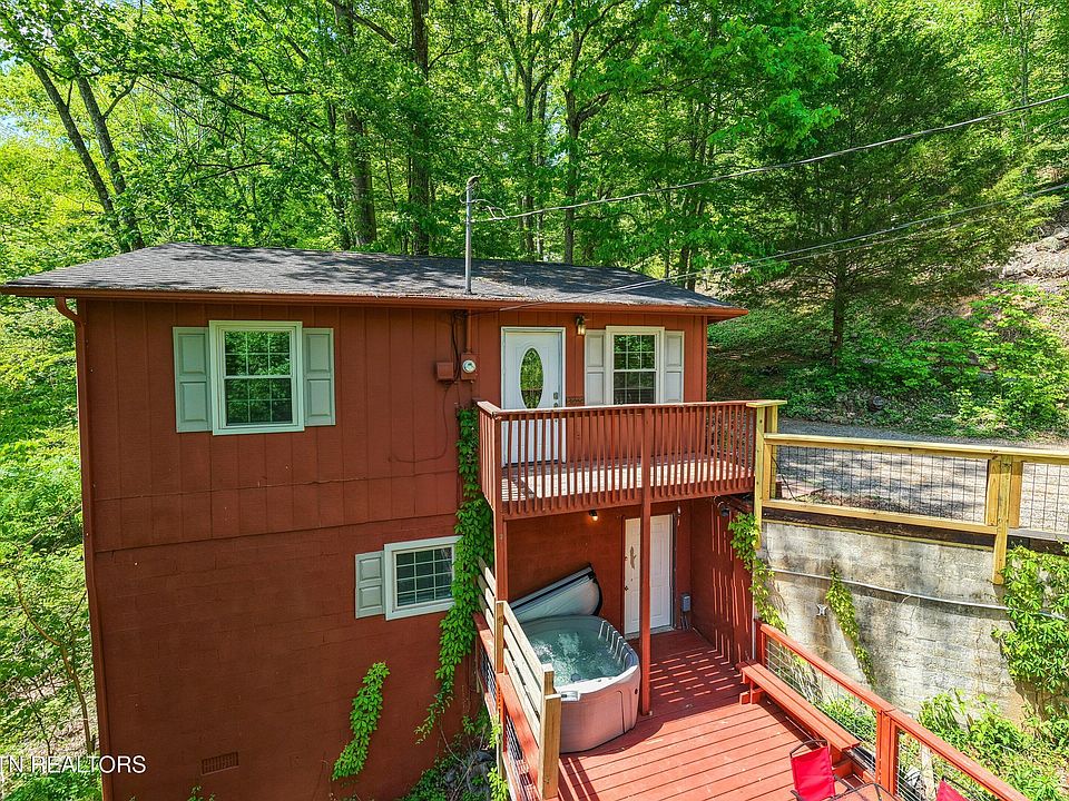 1st image of 375 Sugar Mountain Way