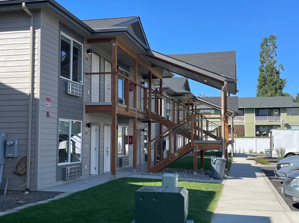 411 6th St NE #F, East Wenatchee, WA 98802