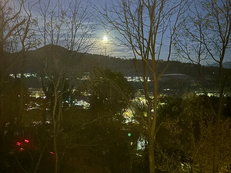 The full super moon...