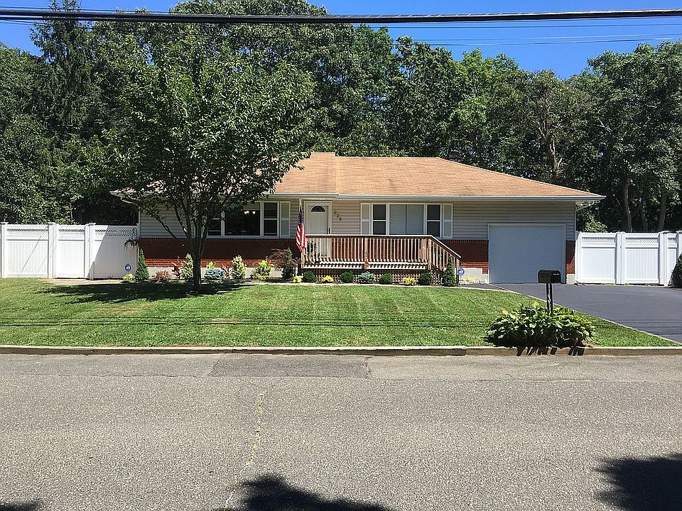2nd image of 235 Belmore Ave