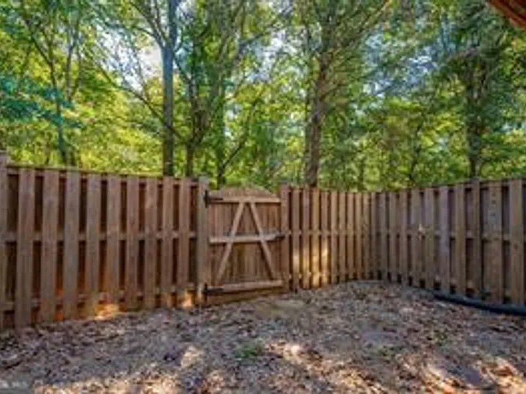 13118 Shamrock Glen Dr — Photo 44