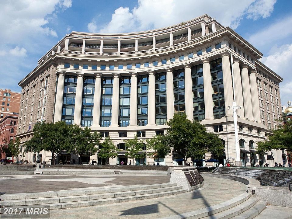 701 Pennsylvania Ave NW Street Facade