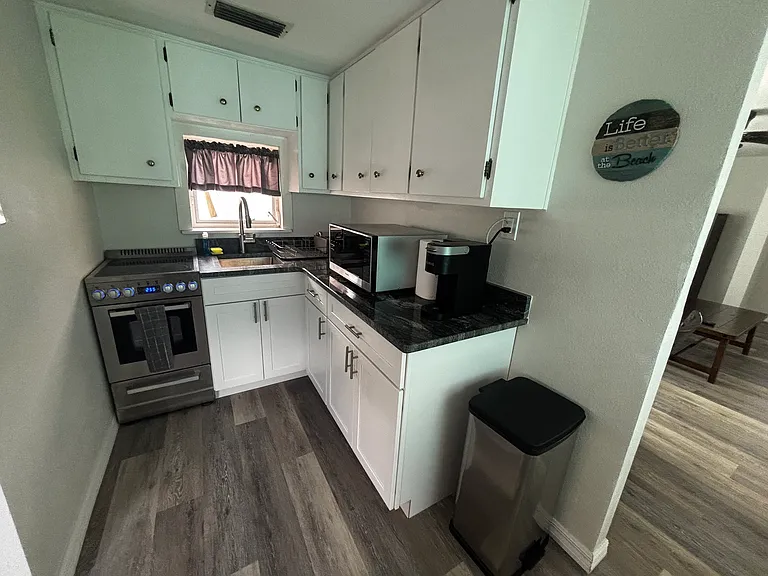 128 Beach Ave #A — Photo 9