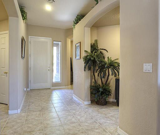 3rd image of 881 W Oriole Way