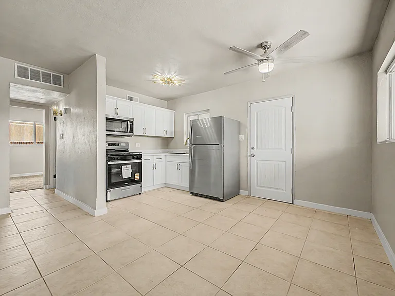 3107 N 25th Dr — Photo 9