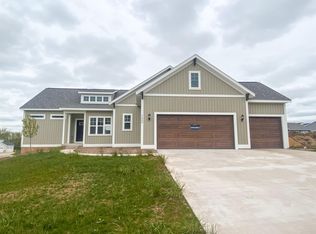 7539 Ridgeline Dr, Zeeland, MI 49464
