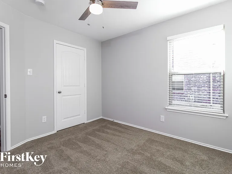 1307 Bent Grass Dr — Photo 9
