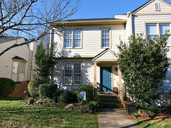 Desirable End Unit Townhome