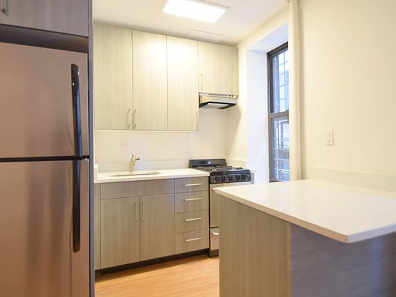 Noonan Towers - Kitchen - 930-010