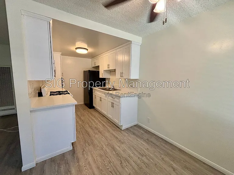 1126 E Doran St — Photo 17