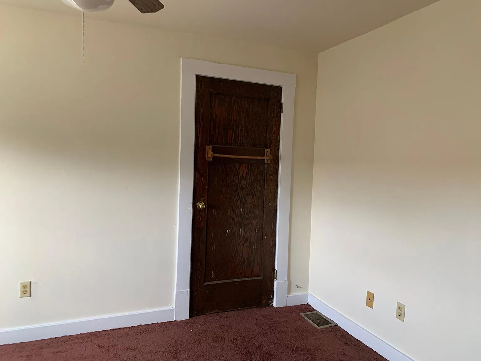 3 bed, 1200 sqft, $1,800 — Photo 3