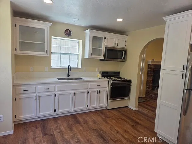 3 bed, 1293 sqft, $2,200 — Photo 4
