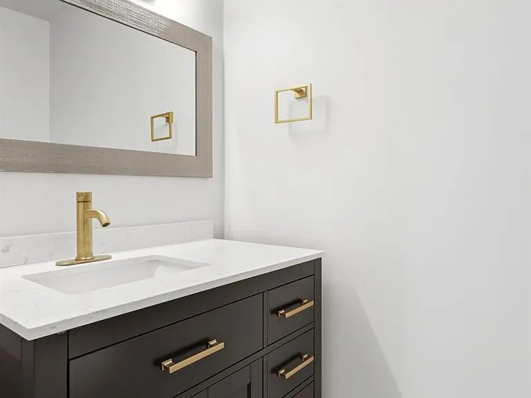 6752 S Dahlia Ct — Photo 16