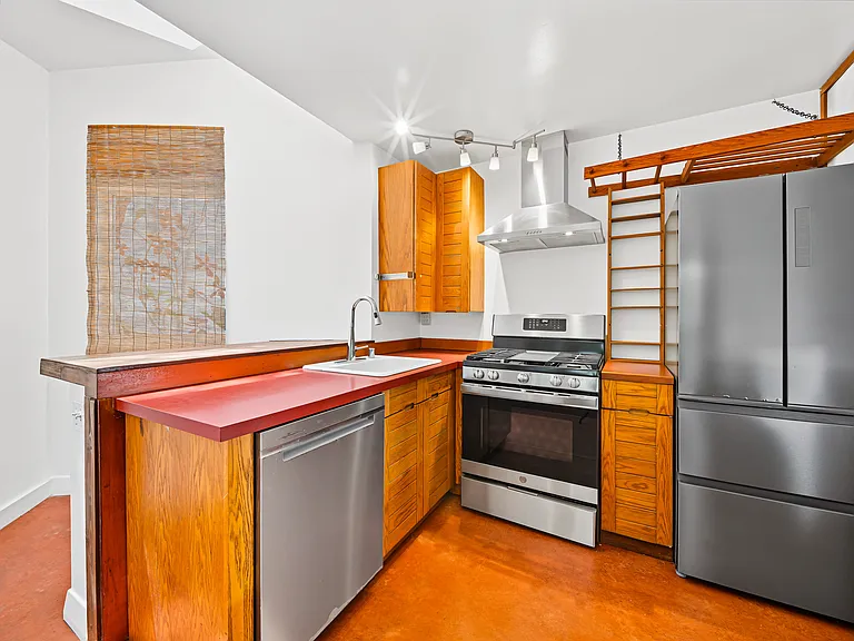 430 Altair Pl — Photo 22