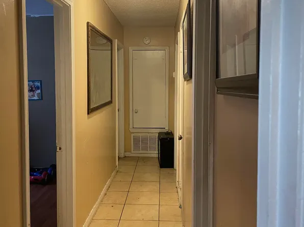 6413 J F Douglas Dr, Ocean Springs, MS 39564