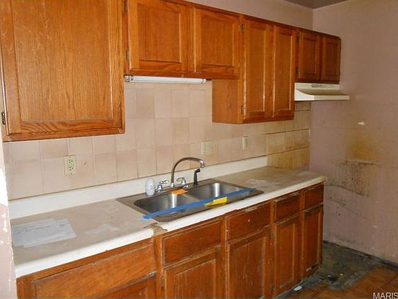 4th image of 4348 Swan Ave