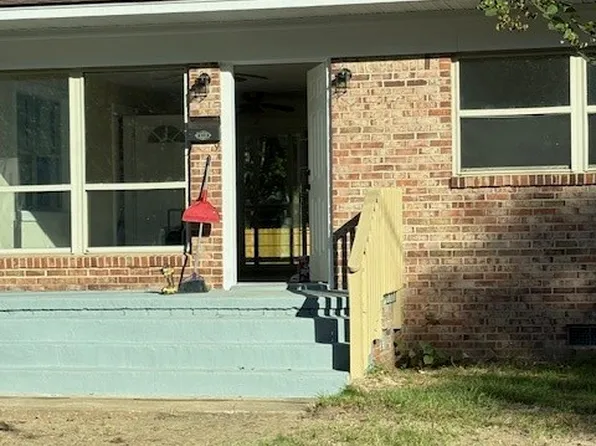 214 Vine St, Dardanelle, AR 72834