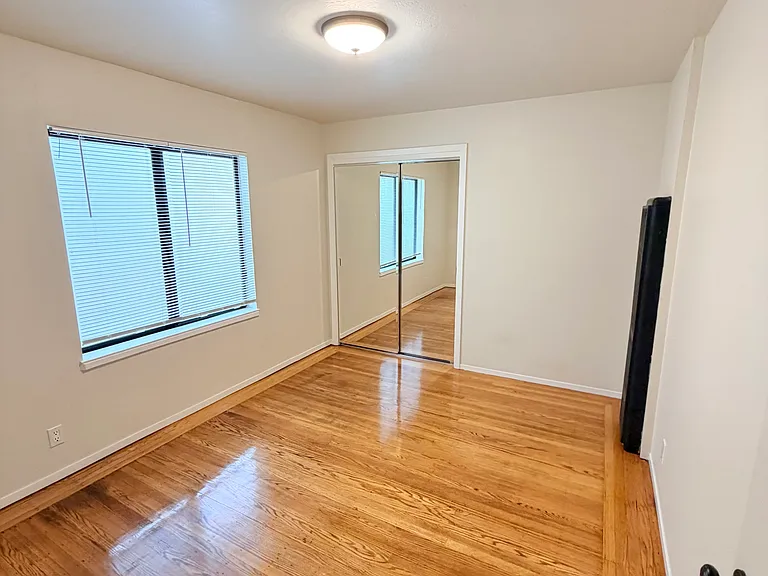 4211 Moraga St #12 — Photo 4