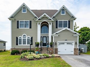 215 Brown Shores Rd, Sackets Harbor, NY 13685