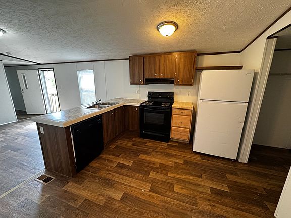 2nd image of 119 Sue St #119S