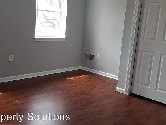 4th image of 721 W 9th St