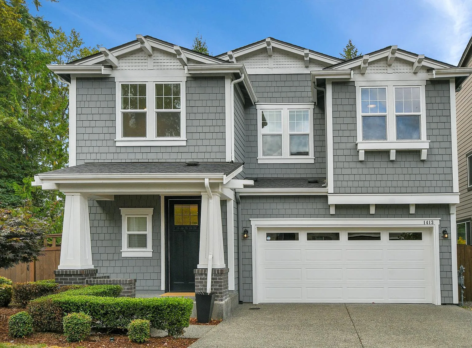 4 bed, 2.5 bath, 2960 sqft, $4,900 — Photo 1