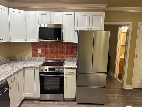 3rd image of 4898 Chaney St #E