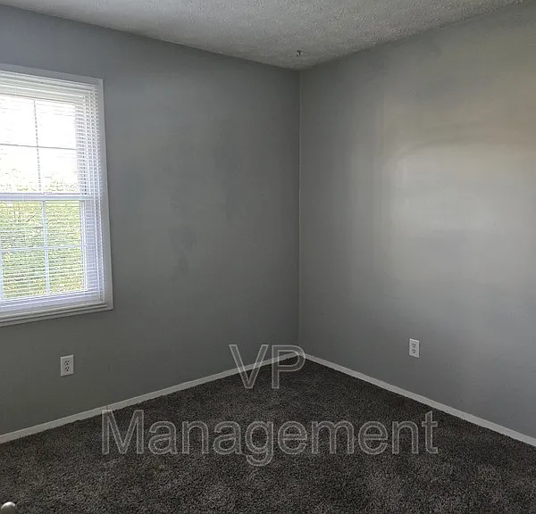 2218 Emerald Dr #6 — Photo 5