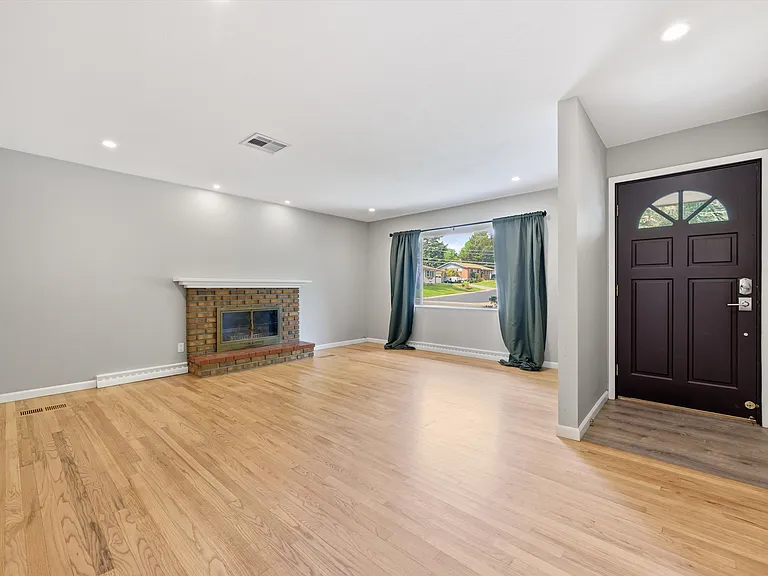 532 S Union Blvd — Photo 2