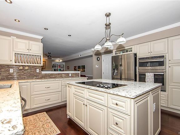4th image of 10301 Bealeton Ct