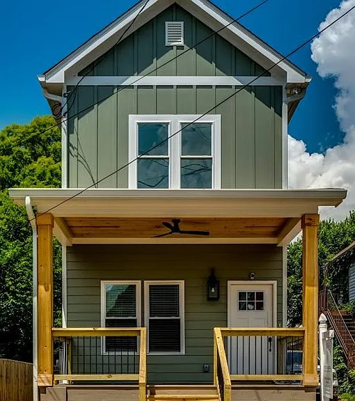 693 Ira St SW — Photo 2