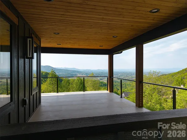134 View Ridge Pkwy, Leicester, NC 28748