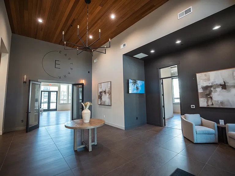 Eastpark Apartment Homes — Photo 9