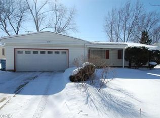 6650 Crenshaw Dr, Parma Heights, OH 44130