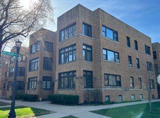 122 Keeney St APT 3, Evanston, IL 60202