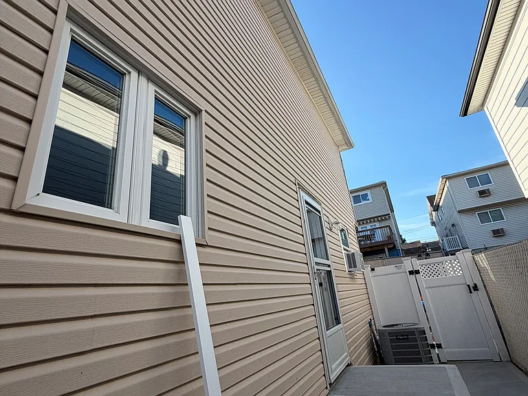 Sinclair Ave — Photo 8